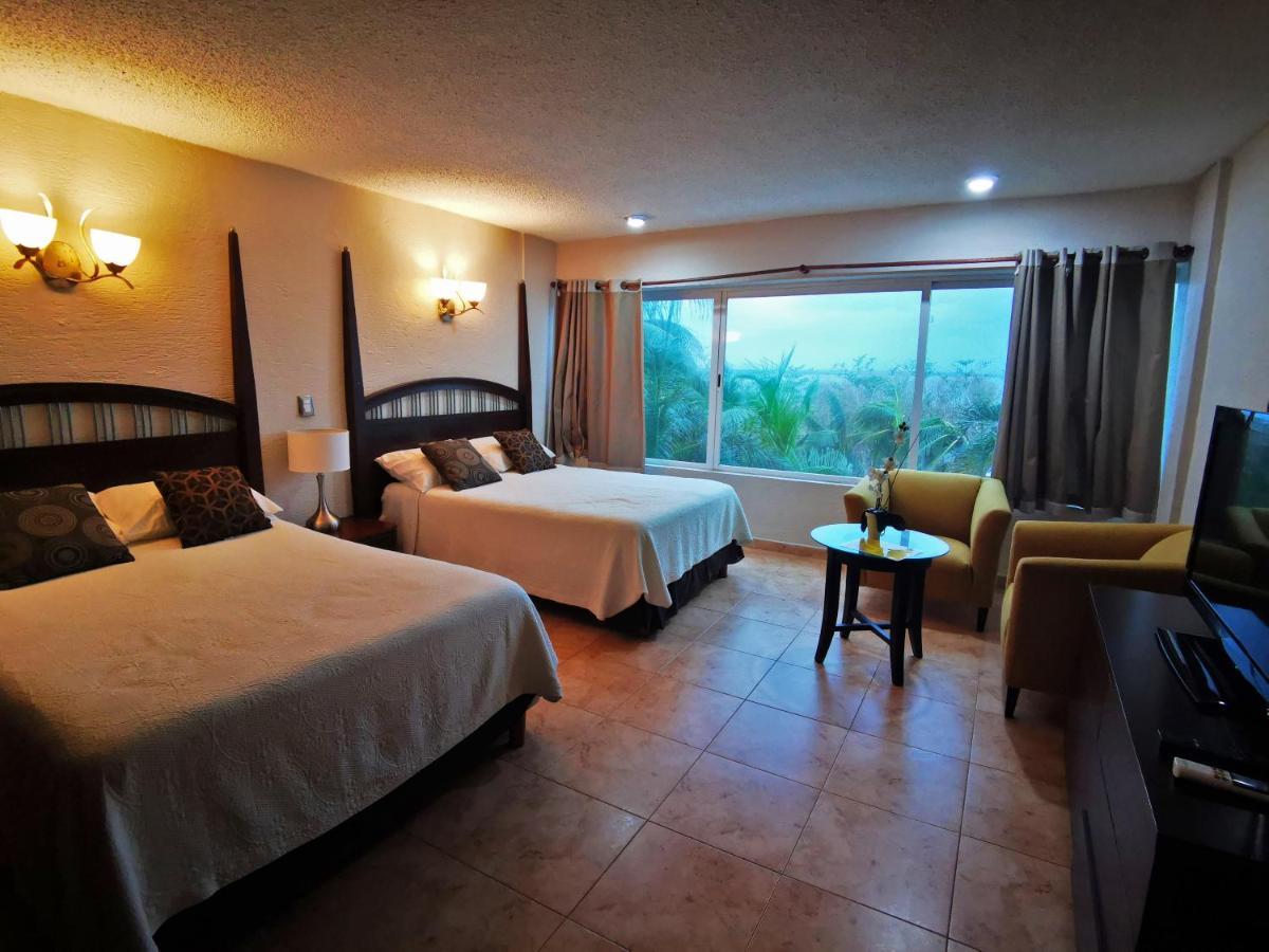 Brisas Beachfront Studios In Hotel Zone Cancun Exterior photo