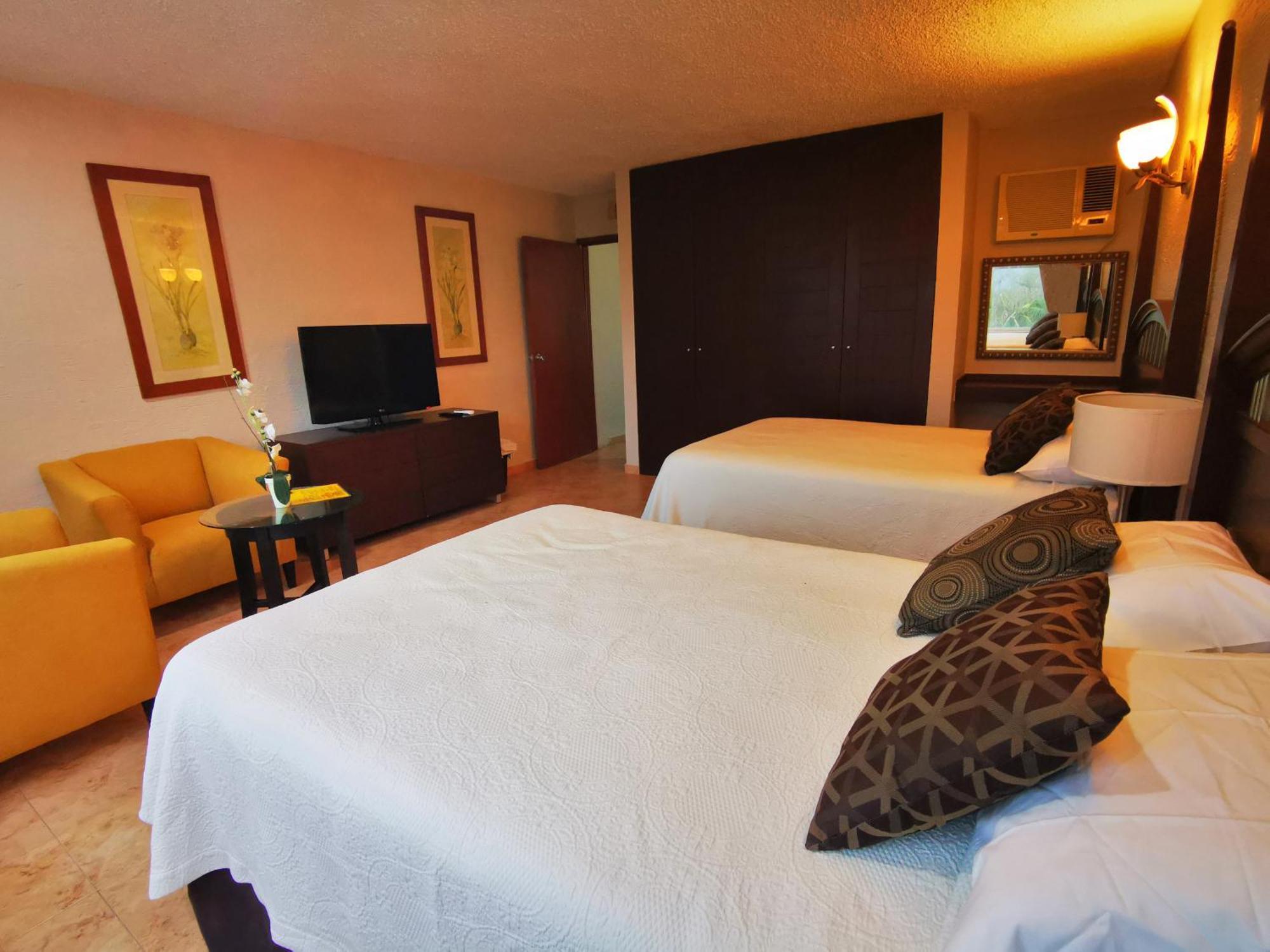 Brisas Beachfront Studios In Hotel Zone Cancun Exterior photo