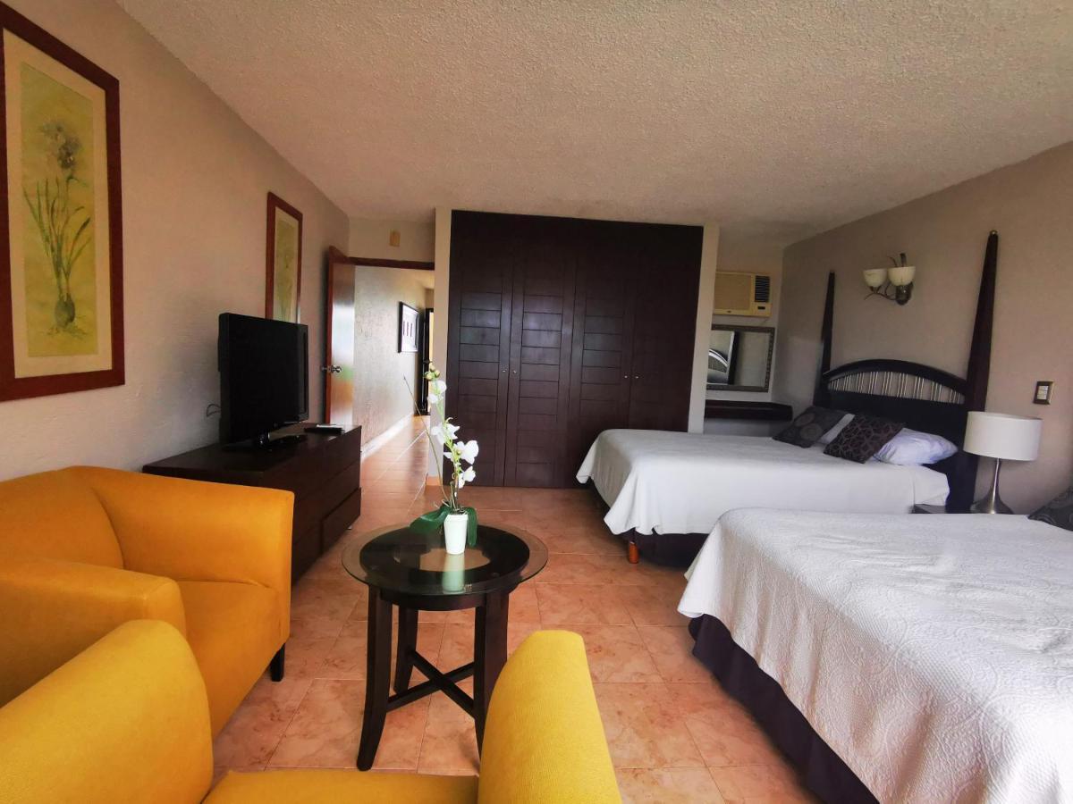 Brisas Beachfront Studios In Hotel Zone Cancun Exterior photo