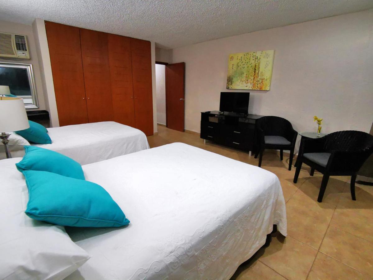 Brisas Beachfront Studios In Hotel Zone Cancun Exterior photo