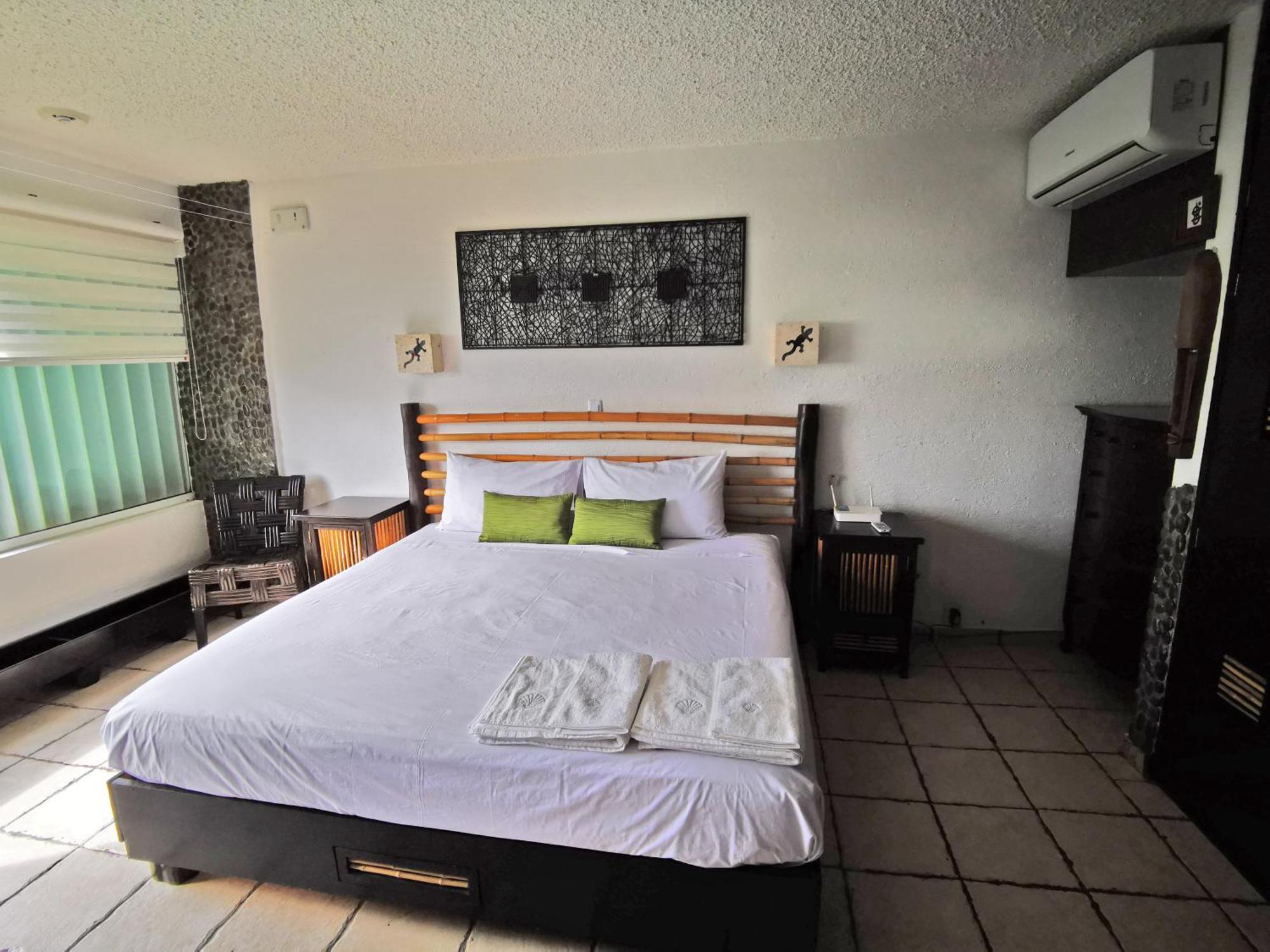 Brisas Beachfront Studios In Hotel Zone Cancun Room photo